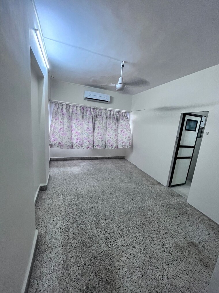 Room, bandra west 2 Bedroom 750 Sq.Ft. Apartment In Bandra West Mumbai 9263487