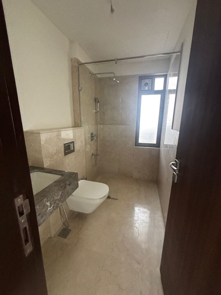 Bathroom, piramal-mahalaxmi 2 Bedroom 740 Sq.Ft. Apartment In Mahalaxmi Mumbai 9263518