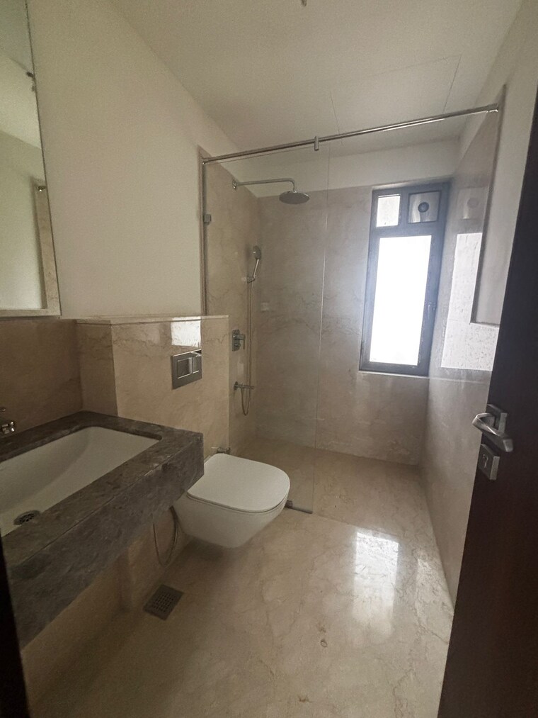 Bathroom, piramal-mahalaxmi 2 Bedroom 740 Sq.Ft. Apartment In Mahalaxmi Mumbai 9263518