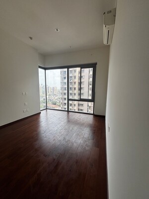 Master Bedroom in 2 BHK Apartment at Piramal Mahalaxmi, Mahalaxmi – for Rent