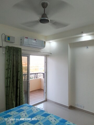 Room in 3 BHK Apartment at NCR Monarch, Sector 1 Greater Noida – for Rent