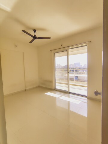 Room in 2 BHK Apartment at Rohan Ananta, Tathawade – for Sale