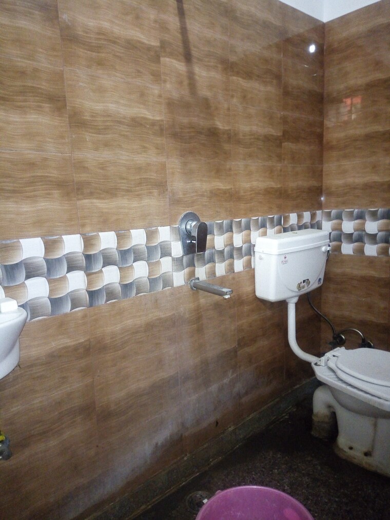 Bathroom, zeta ii greater noida 2 Bedroom 87 Sq.Mt. Builder Floor In Zeta Ii Greater Noida Greater Noida 9263297