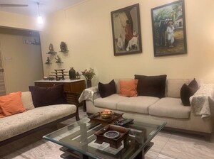Living Room in 3 BHK Apartment at Khar West – for Rent
