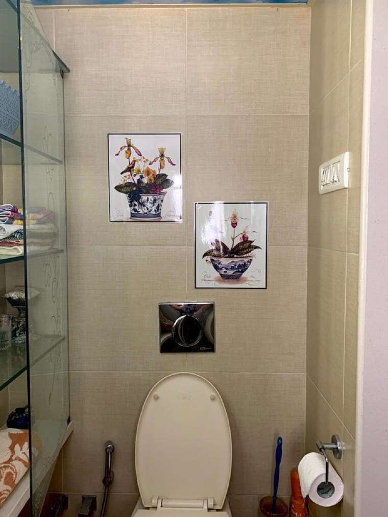 Bathroom, khar west 3 Bedroom 1200 Sq.Ft. Apartment In Khar West Mumbai 9263507