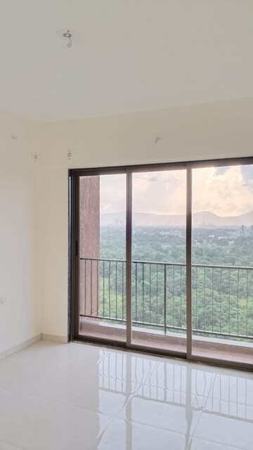 Room in 3 BHK Apartment at Runwal My City, Dombivli East – for Rent