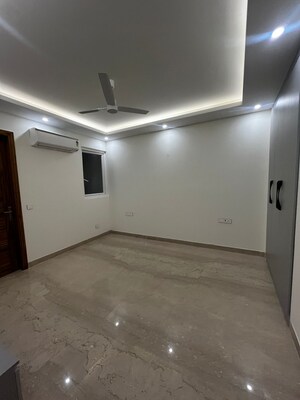 Room in 4 BHK Builder Floor at Sector 56 – for Rent