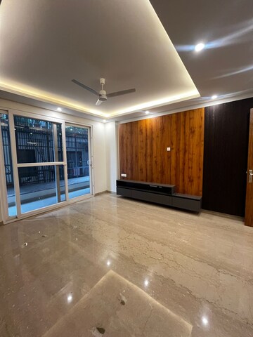 Room in 4 BHK Builder Floor at Sector 56 – for Rent