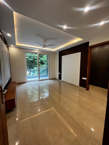 Room in 4 BHK Builder Floor at Sector 56 – for Rent