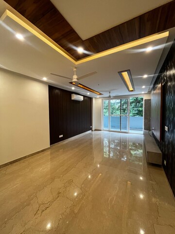 Room in 4 BHK Builder Floor at Sector 56 – for Rent