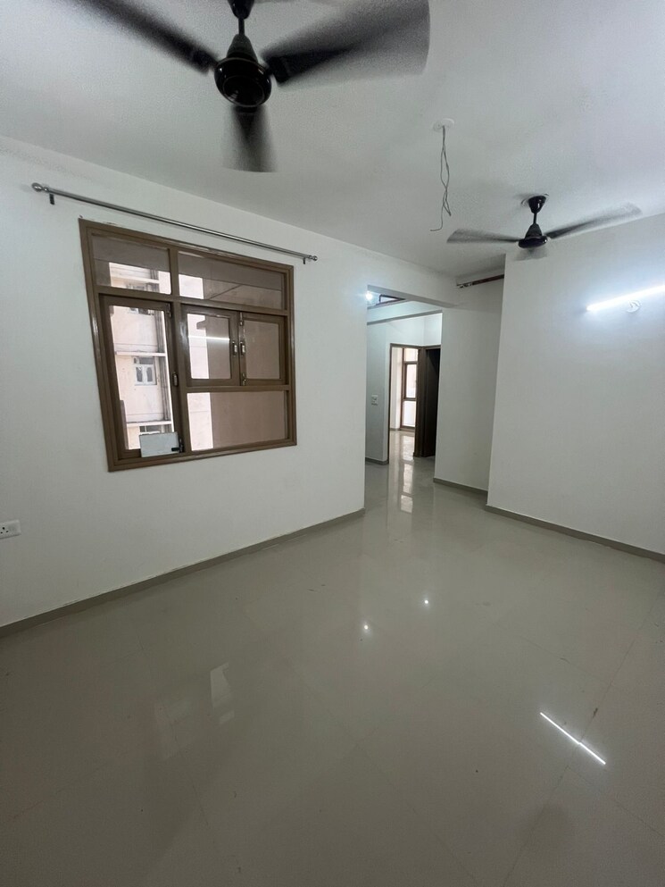 Room, pareena-om-apartments 2 Bedroom 647 Sq.Ft. Apartment In Sector 112 Gurgaon 9263541