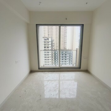 Room in 2 BHK Apartment at JVM Tiara, Thane West – for Rent