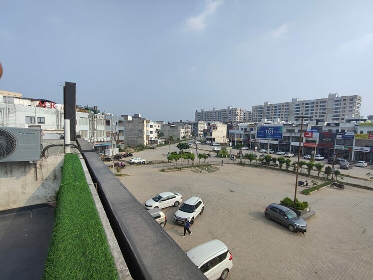  Parking, sector 117 Commercial Showroom 765 Sq.Ft. In Sector 117 Mohali 9263544