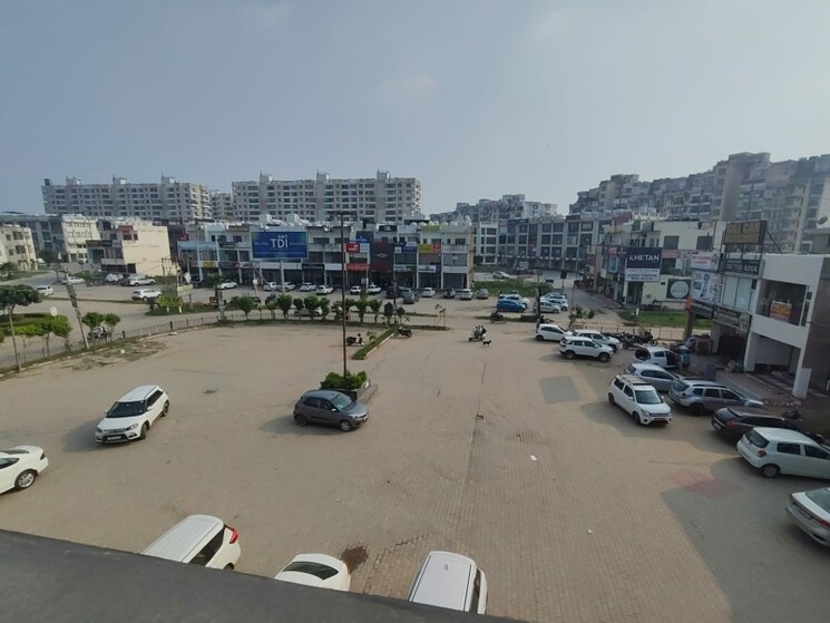  Parking, sector 117 Commercial Showroom 765 Sq.Ft. In Sector 117 Mohali 9263544