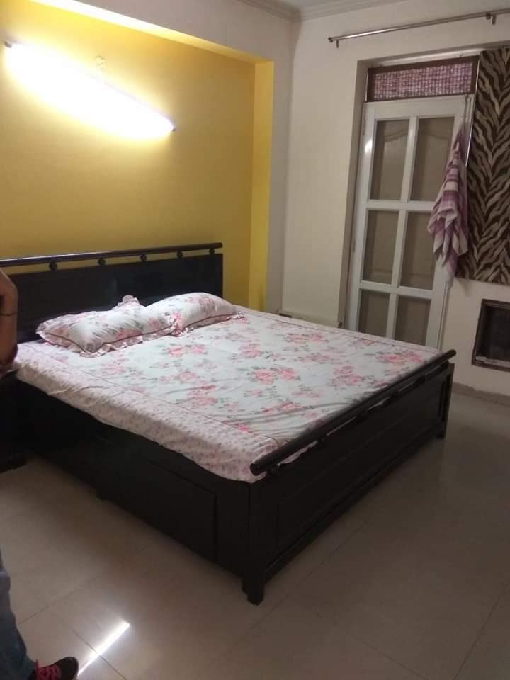 2 BHK + Pooja Room Independent House For Rent in Sector 4