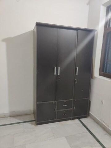 Furnished Amenities in 2 BHK Independent House at Sector 4 – for Rent