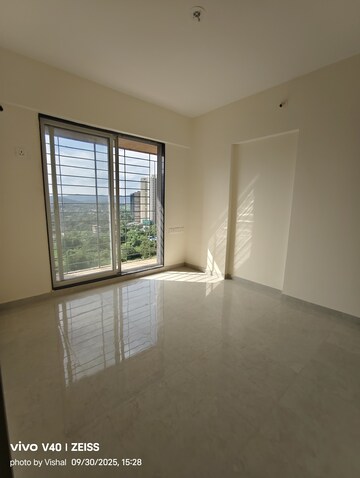 Room in 1 BHK Apartment at DSS Mahavir Kalpavruksha Alcacia Tower, Ghodbunder Road – for Rent