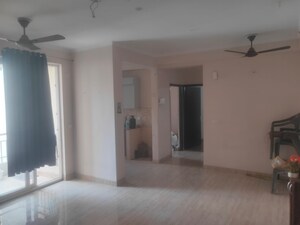 3 BHK Apartment For Rent in Mahagun Mezzaria, Sector 78