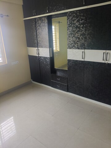 Room in 2 BHK Apartment at Sri Sai Residency Kadubeesanahalli, Kadubeesanahalli – for Rent