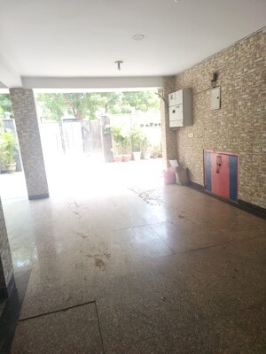 Building Lobby in 3 BHK Builder Floor at Ansal Plaza Sector-23, Sector 23 – for Rent