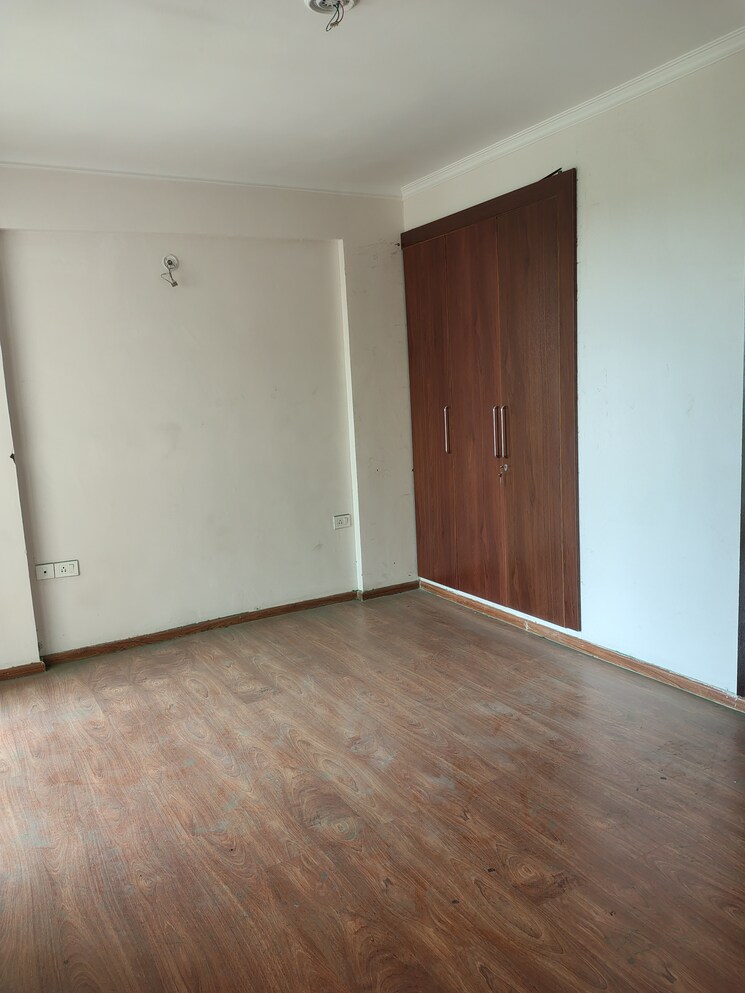 Room, amrapali-riverview 2.5 Bedroom 1225 Sq.Ft. Apartment In Amrapali Leisure Valley Greater Noida 9263606