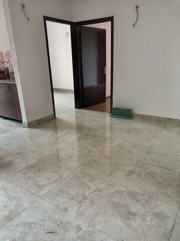 Furnished Amenities in 2.5 BHK Apartment at Amrapali Riverview, Amrapali Leisure Valley – for Rent