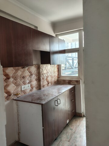 Furnished Amenities in 2.5 BHK Apartment at Amrapali Riverview, Amrapali Leisure Valley – for Rent