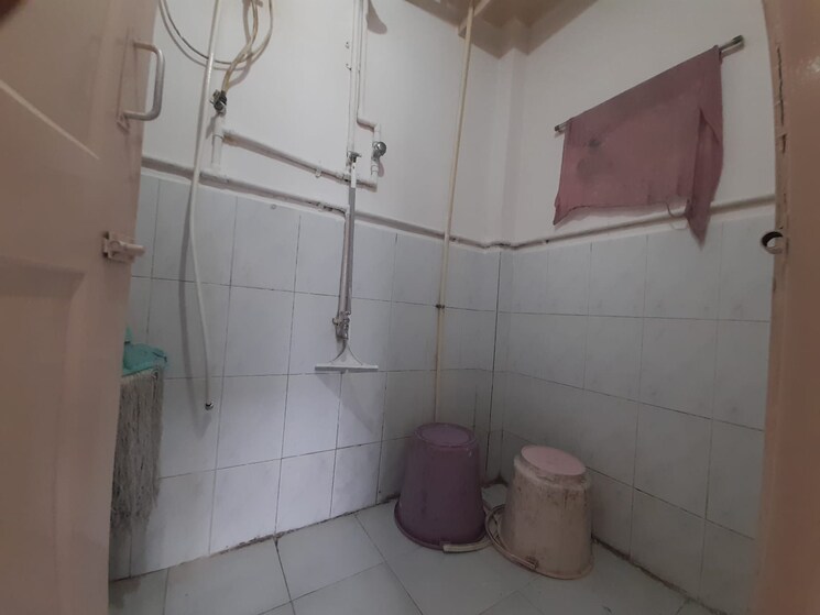 Bathroom, bimbisar-nagar 1 Bedroom 470 Sq.Ft. Apartment In Goregaon East Mumbai 9263597