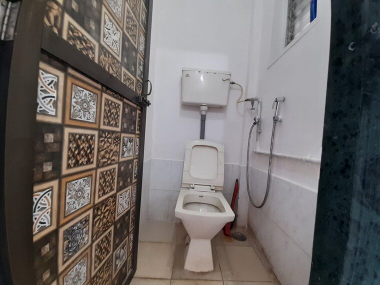 Bathroom, bimbisar-nagar 1 Bedroom 470 Sq.Ft. Apartment In Goregaon East Mumbai 9263597