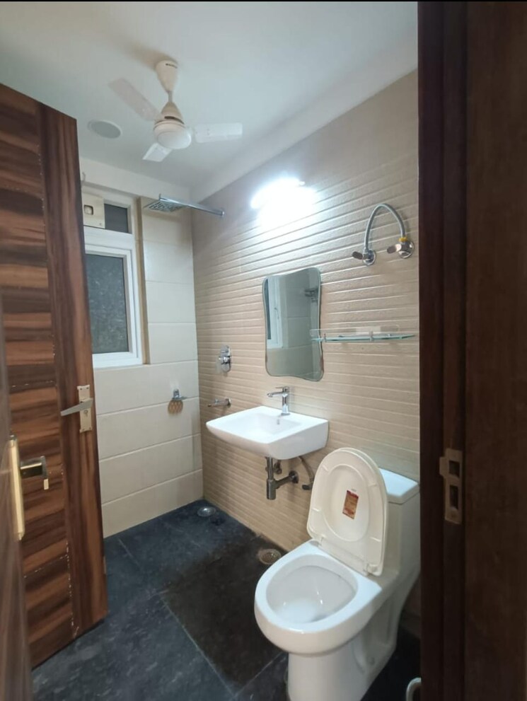 Bathroom, ansal-plaza-sector-23 2 Bedroom 3000 Sq.Ft. Builder Floor In Sector 23 Gurgaon 9263618