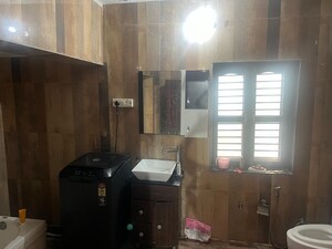 Attached Bathroom in 3 BHK Builder Floor at Ansal Plaza Sector-23, Sector 23 – for Rent