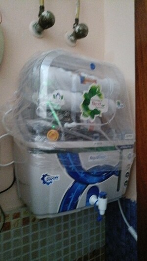 Bathroom in 3 BHK Builder Floor at Ansal Plaza Sector-23, Sector 23 – for Rent