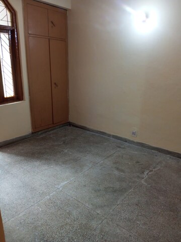 Room in 3 BHK Apartment at Sector 5 Dwarka – for Rent