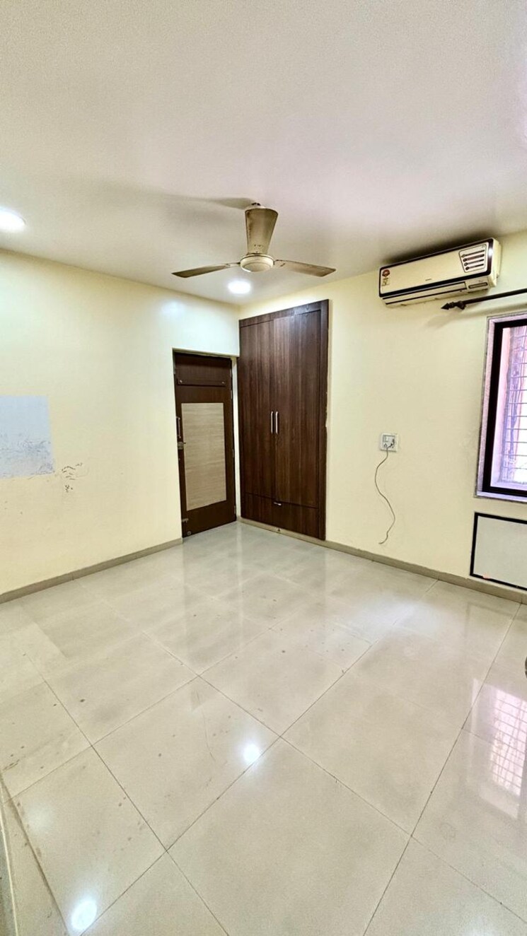 Room, sector 6 dwarka 3 Bedroom 1800 Sq.Ft. Apartment In Sector 6 Dwarka Delhi 9263650