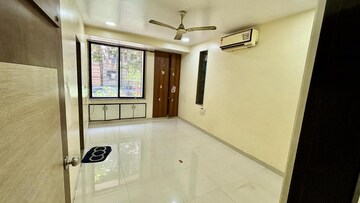 Room in 3 BHK Apartment at Sector 6 Dwarka – for Rent