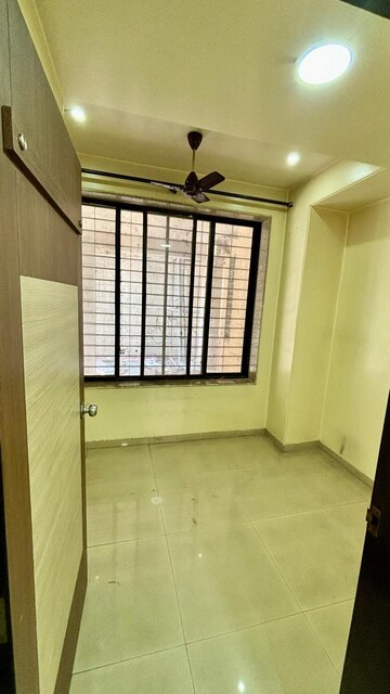 Room in 3 BHK Apartment at Sector 6 Dwarka – for Rent