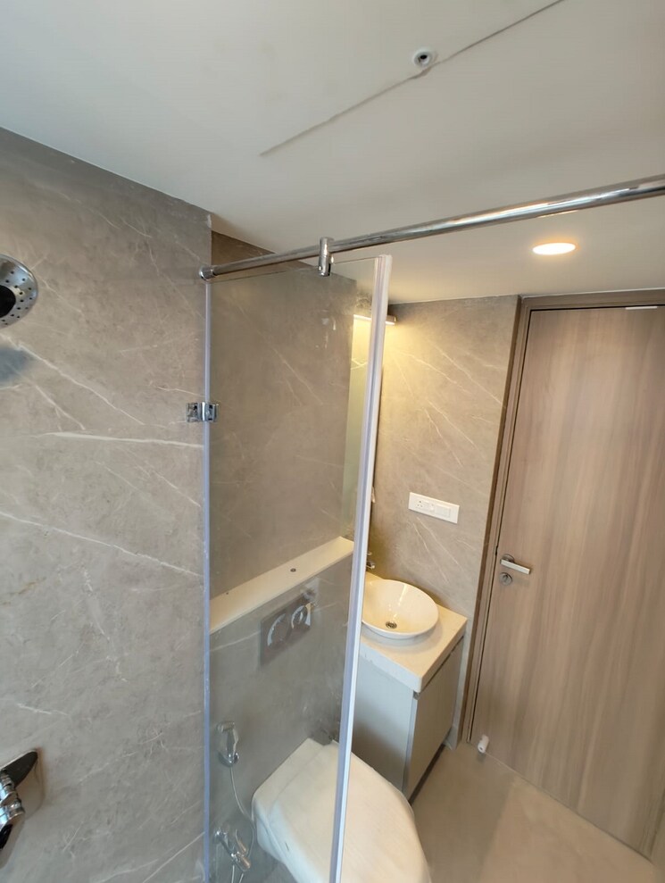 Bathroom, bandra west 3 Bedroom 1200 Sq.Ft. Apartment In Bandra West Mumbai 9263642