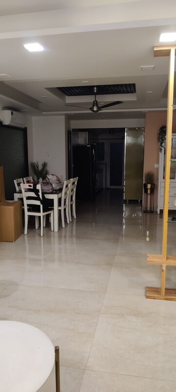 Living Room in 3.5 BHK Builder Floor at Sector 43 – for Sale