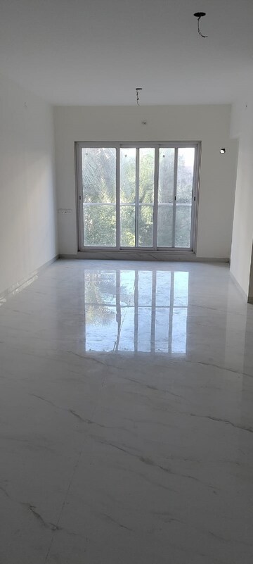 Room in 3 BHK Apartment at Santacruz West – for Rent