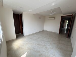 Room in 3 BHK Builder Floor at Ansal Sushant Lok I, Sector 43 – for Sale