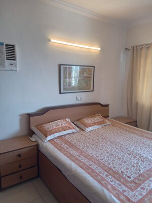 Bedroom in 2 BHK Apartment at Bandra West – for Rent