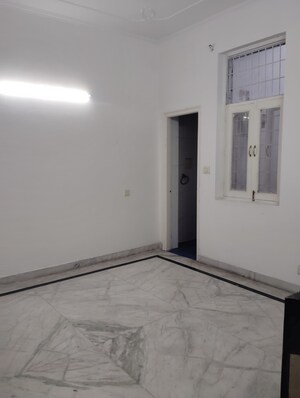 Room in 1 RK Independent House at Sector 49 – for Rent