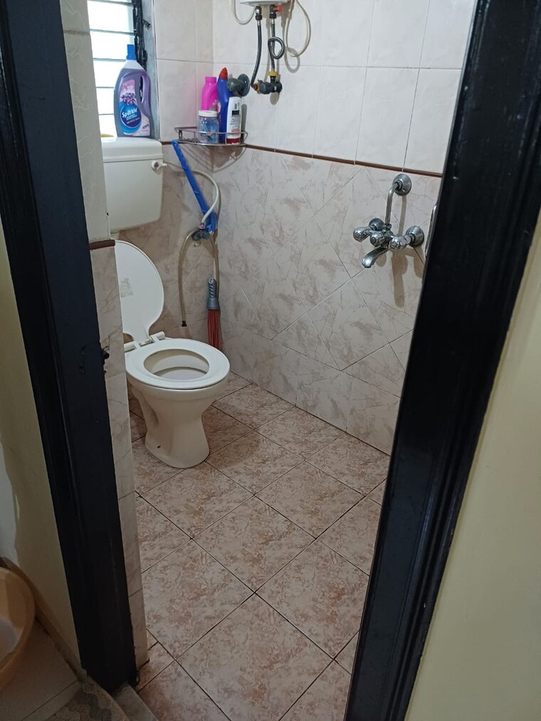 Bathroom, malad west 2 Bedroom 700 Sq.Ft. Apartment In Malad West Mumbai 9263710