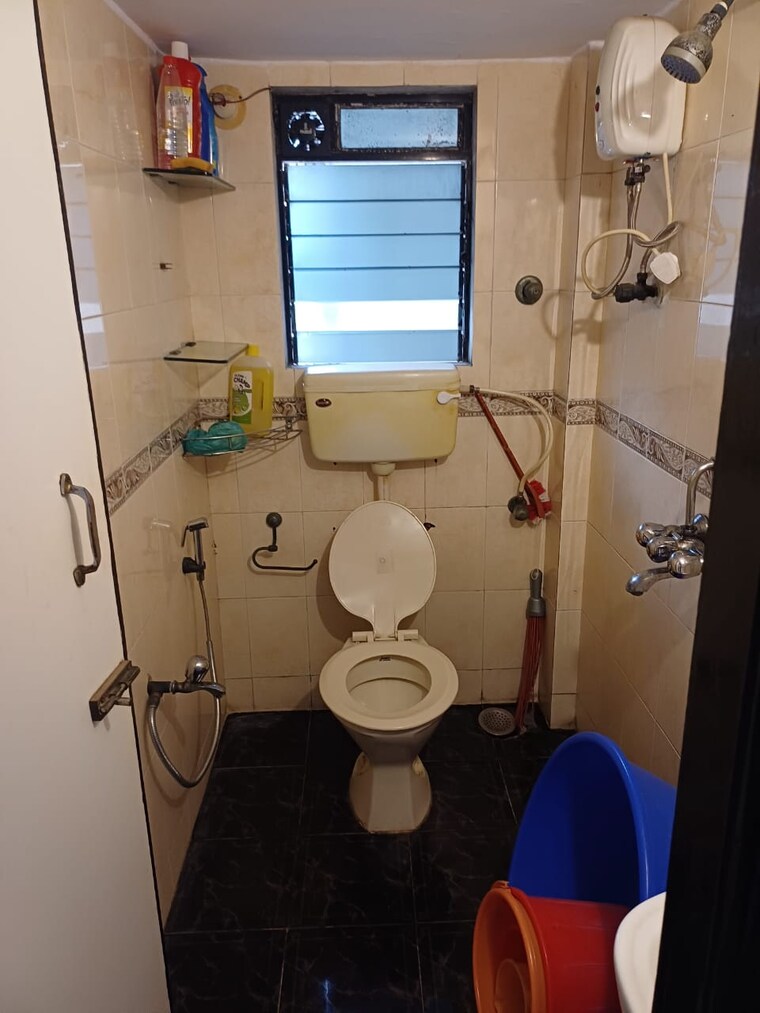Bathroom, malad west 2 Bedroom 700 Sq.Ft. Apartment In Malad West Mumbai 9263710