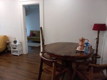  2 BHK Apartment at Khar West – for Rent