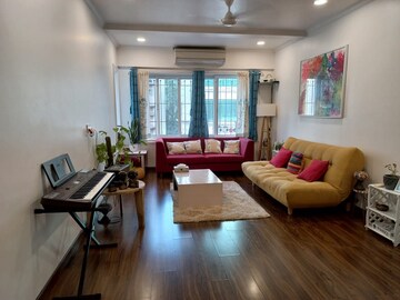 2 BHK Apartment For Rent in Khar West