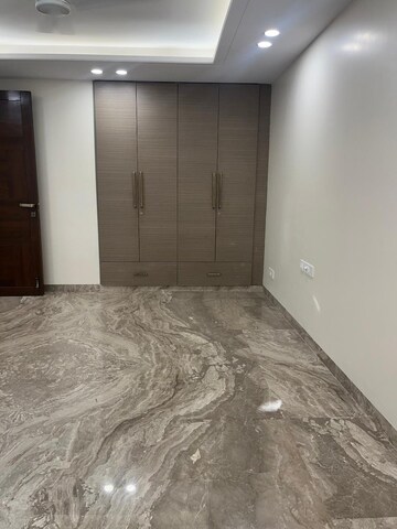 Room in 4 BHK Builder Floor at Greater Kailash – for Rent