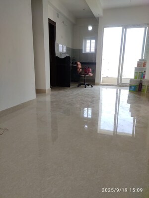 Room in 2 BHK Apartment at Sunshine Enclave New Town, New Town – for Sale