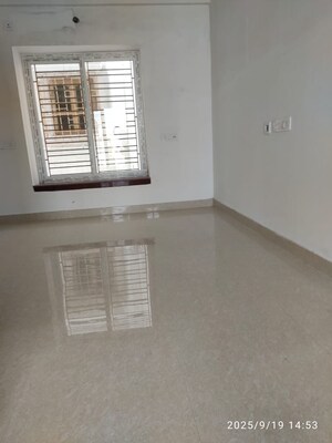 Room in 3 BHK Apartment at Kristi Villa, Chinar Park – for Sale