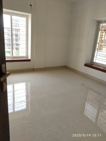 Room in 3 BHK Apartment at Kristi Villa, Chinar Park – for Sale